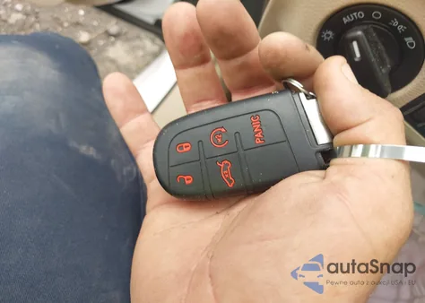 2014 Chrysler 300 из США, поврежденный, VIN 2C3CCAAG3EH355676